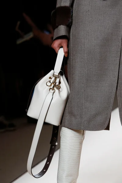 Look 24